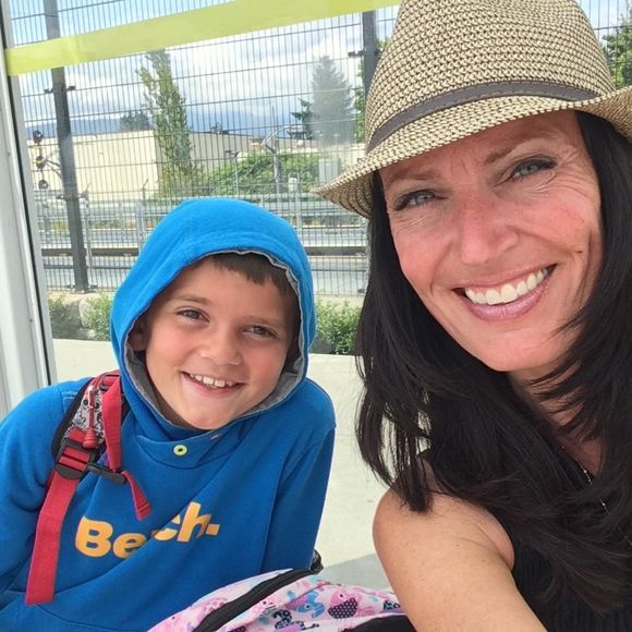 Meet your Posher, Jessica - Picture 2 of 2